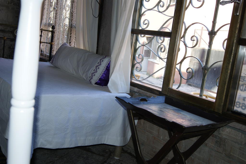 Mahzen Hotel Ayvalı Pokoj fotografie